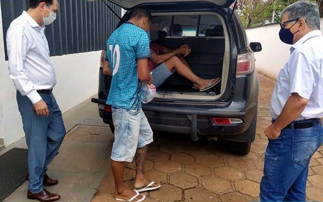 A. S. C., de 19 anos, foi preso pela Polícia Militar acusado de Tráfico de entorpecentes. Foto: MANOEL MESSIAS/Agência