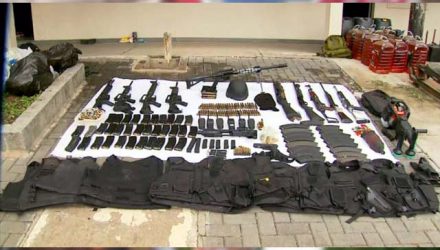 Armamento apreendido durante operação da PM e PRF que resultou na morte de 25 suspeitos de roubo a bancos em Varginha (MG) — Foto: Divulgação/Polícia Militar