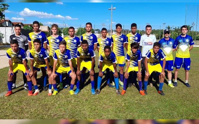 Equipe do Ferinhas Boys/FEA/Andradina na categoria Sub 15. Foto: DIVULGAÇÃO