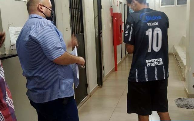 Acusado foi indiciado por receptação e preso, aguardando audiência de custódia. Foto: MANOEL MESSIAS/Agência