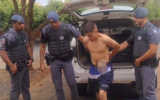 Oséias Ribeiro da Silva, 22 anos, foi o rapaz flagrado em imagens de circuito de segurança com a arma tentando disparar contra rival do PJ. Foto: MANOEL MESSIAS/Agência