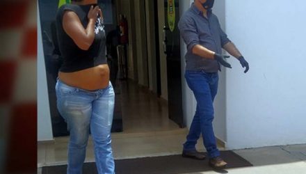 G. N. K., de 28 anos,  foi presa pela PM em Castilho depois de comete ruma série de furtos em Três Lagoas/MS. Foto: MANOEL MESSIAS/Agência