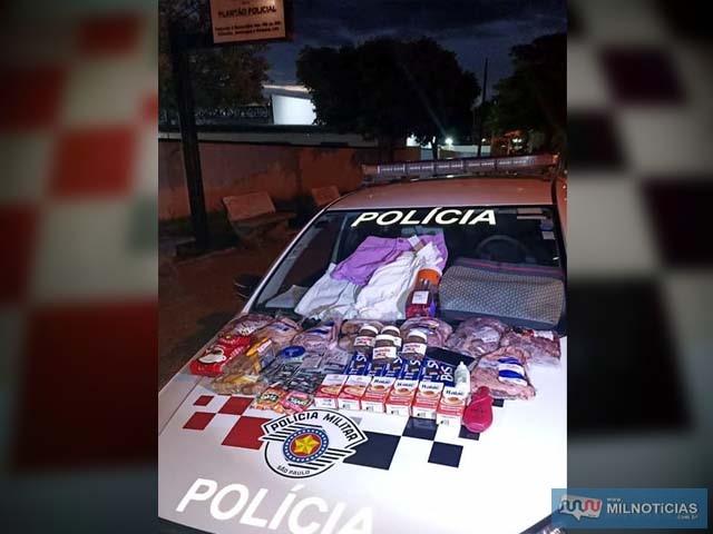 Dezenas de produtos furtados por ela foram recuperados e devolvidos para as empresas da cidade sulmatogrossense. Foto: PM/Divulgação