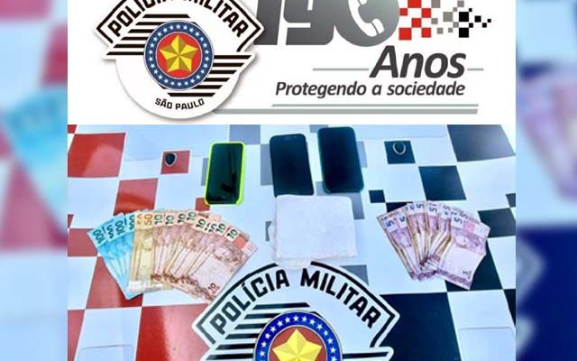 Além da droga, foram apreendidos dinheiro e telefones celulares. Foto: PM/Divulgação