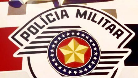 Foi apreendida com o menor uma faca de cabo plástico (branca) com lâmina de aço com 18cm. Foto: DIVULGAÇÃO/PM