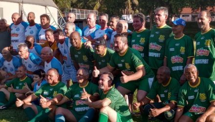 Veteranos do Friboi e convidados (de verde). Foto: DIVULGAÇÃO
