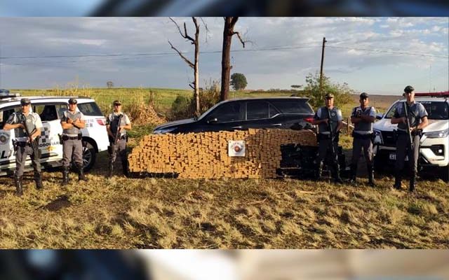 Caminhonete de luxo transportava mais de 1 tonelada de maconha — Foto: Polícia Militar Rodoviária