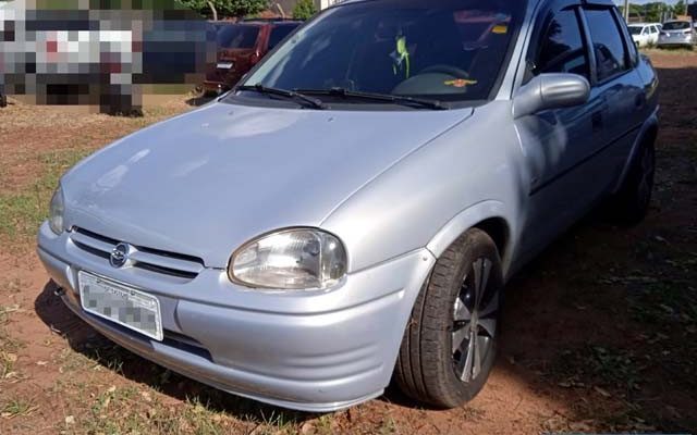 O veículo Corsa foi recolhido ao pátio de Andradina uma vez que não foi apresentado condutor devidamente habilitado para sua liberação. Foto: MANOEL MESSIAS/Agência