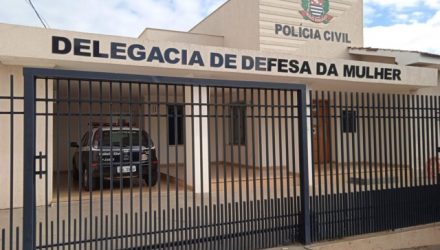 Caso foi registrado na DDM e acusado pagou fiança de R$ 10 mil e vai responder ao processo em liberdade. Foto: MANOEL MESSIAS/Agência