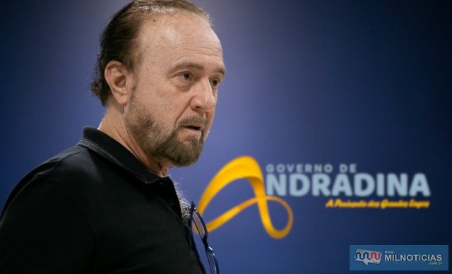 “Entendemos que o reajuste repõe as perdas inflacionárias é um direito dos servidores e estamos trabalhando para a real valorização dos servidores públicos, tanto nos vencimentos como nas condições dignas de trabalho”, disse o prefeito Mário Celso Lopes. Foto: Secom/Prefeitura