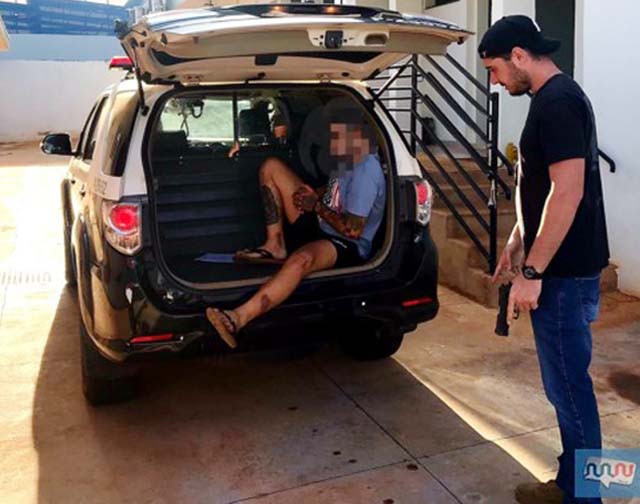 Jovem de 22 anos foi preso acusado de tráfico de drogas e posse irregular de munição de uso permitido. Foto: DIVULGAÇÃO