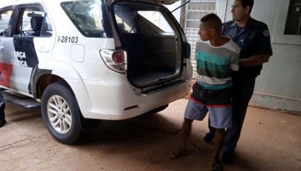 Rapaz foi preso acusado de furtar bicicleta na área comercial. Foto: MANOEL MESSIAS/Agência