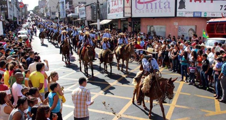 Desta vez cavalgada não passará pelo centro de Andradina devido as obras na rua Paes Leme. Foto: MANOEL MESSIAS