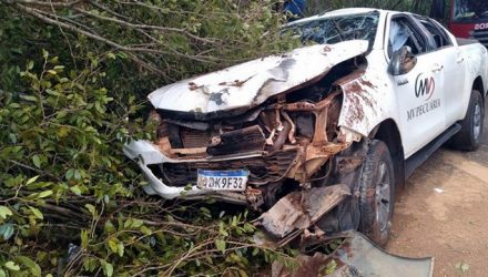 Hillux ficou com a frente totalmente destruída no acidente. Foto: Divulgação