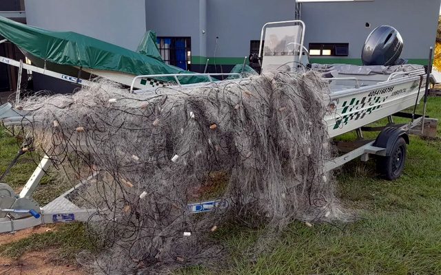 Polícia Militar Ambiental recolheu 850 metros de rede de pesca armadas de forma irregular no Rio do Peixe — Foto: Polícia Ambiental