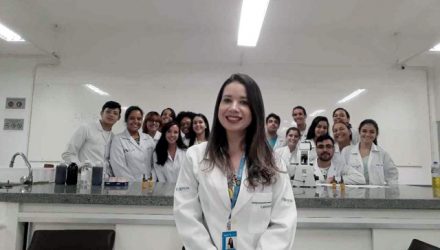 A coordenadora de Biomedicina da Wyden, Mariana Figueiredo. Foto: Divulgação