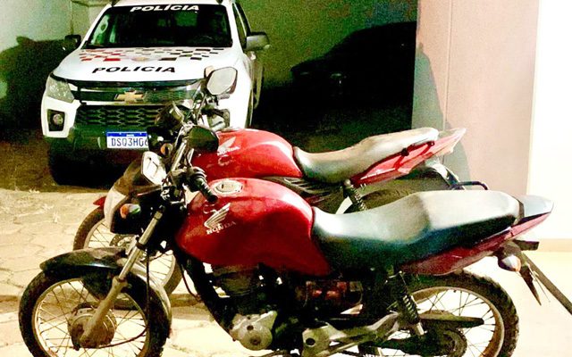 Uma das motos vermelha foi roubada em Andradina/SP e a outra furtada em Três Lagoas/MS. Foto: Divulgação