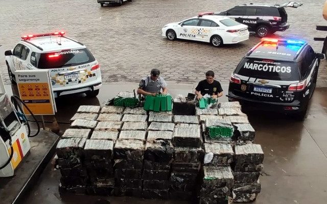 Mais de cinco toneladas de maconha foram apreendidas em Estrela do Norte (SP) — Foto: Polícia Rodoviária