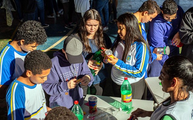 Projeto itinerante realiza oficinas com 12 mil alunos de escolas públicas no interior de São Paulo, Paraná do Mato Grosso do Sul. Foto: Bacuri Comunicação