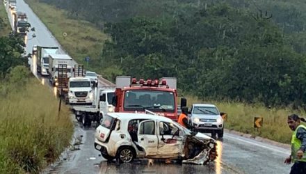 Os motoristas dos dois veículos chegaram a ser socorridos mas não resistiram aos ferimentos e morreram no hospital - Foto: Cenário MS