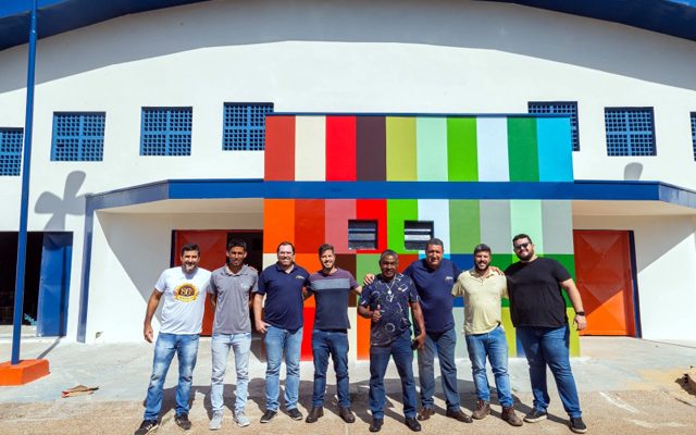Equipe esteve visitando as obras de ampliação e adequação do ginásio Dr. Curiango. Foto: Secom/Prefeitura