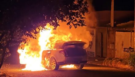 Homem é preso por tentar enforcar esposa e colocar fogo em carro — Foto: Arquivo pessoal