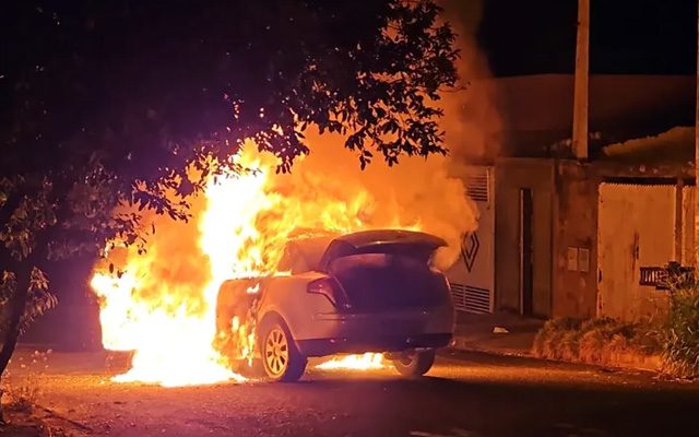 Homem é preso por tentar enforcar esposa e colocar fogo em carro — Foto: Arquivo pessoal