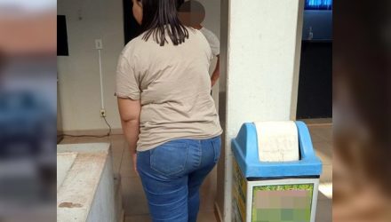 Dona de casa S. R. A., de 29 anos, vai responder em liberdade pelo assassinato do amásio. Foto: MANOEL MESSIAS/Mil Noticias