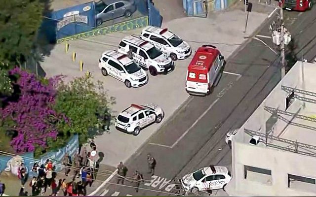 escola_ataque1