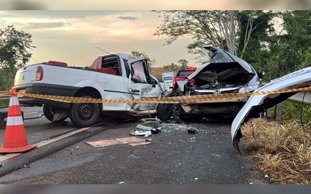 Gravíssimo acidente resultou na morte de quatro pessoas. Foto: Leonardo Concon