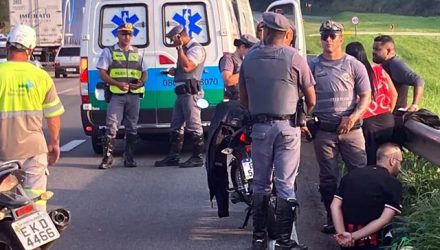 Criminosos trocam tiros com policiais após roubarem moto de alta cilindrada na Rodovia Dom Pedro, em Campinas — Foto: Pedro Torres