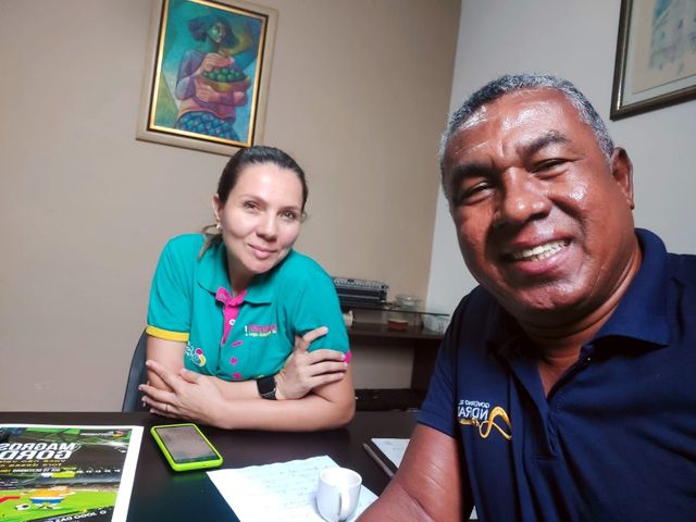 Treinadora Letícia Lelis e Secretário de Esportes Jonilcio Avelino da Silva, o Professor Careca. Foto: Divulgação