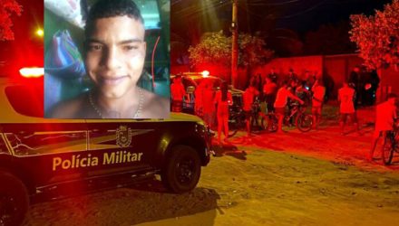 Populares se aglomeraram na frente de residência onde "Sangue" foi executado. (Reprodução/Erlon Chaves)