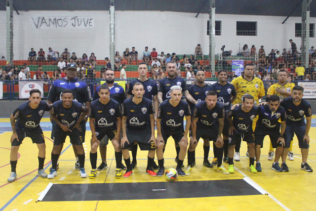 Carvalho Express chega a semifinal com boa campanha no Futsal de Férias 2024. Foto: Mil Noticias