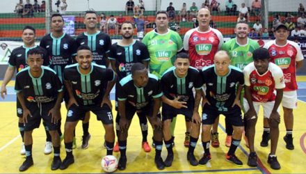 Depois de um tropéço na abertura da competição, Sucos Life encontrou o caminho da vitória por goleada. Foto: Mil Noticias