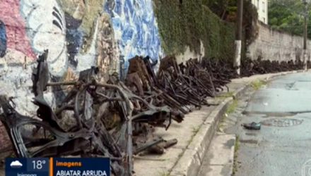 Mais de 100 carcaças de motos são encontradas em córrego na Zona Norte de SP. Foto: Reprodução