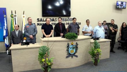 Mesa de Honra formada para a entrega das Medalhas Tiradentes. Fotos: Mil Noticias