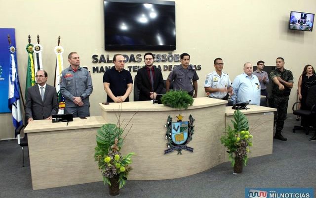 Mesa de Honra formada para a entrega das Medalhas Tiradentes. Fotos: Mil Noticias