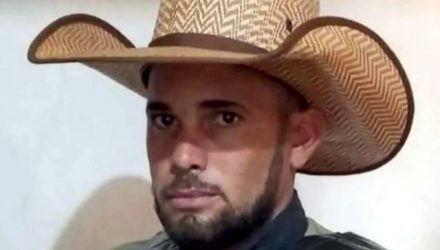 O peão de rodeio, Fabiano Pinheiro da Rocha, o “Bim”, de 35 anos, nascido em Nova Independência/SP e morando atualmente em Junqueirópolis/SP. Foto: Redes Sociais