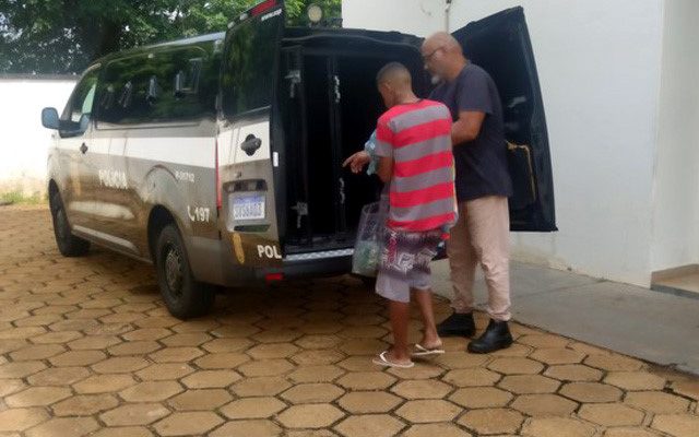 M. S. S., (23 anos), que estava ocupando uma kitnet na rua Maranhão, no Jardim Alvorada. Foto: Mil Noticias