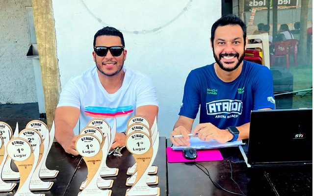 à direita, vereador Leandro Ataide (da Arena Ataíde) e o professor de Educação Física, Ederson Barbosa. Foto: Divulgação