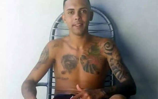 Ivo Marques Santana, de 26 anos, foi morto a tiros em frente à própria residência. Foto: Reprodução