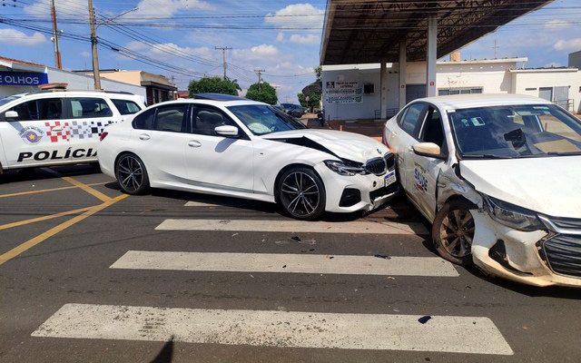 veiculos_destruidos1